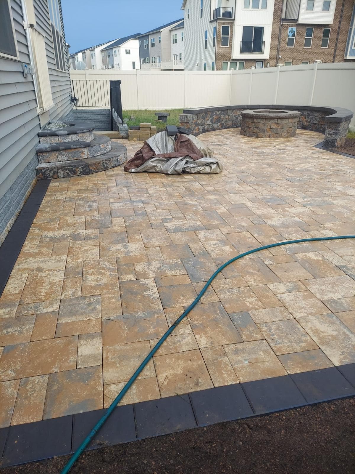 Paver patio with fire pit